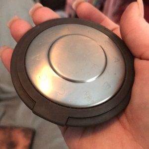 Becca’s Champagne pop